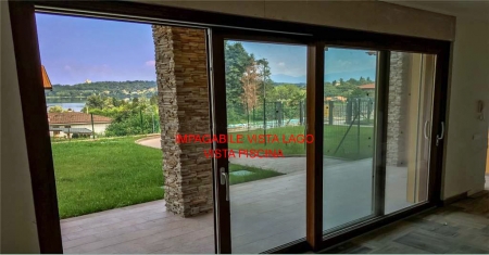 Villa a schiera 9 in Varano Borghi, con vista sul Lago di Comabbio • Gecoim Srl